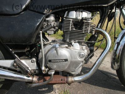 Honda_CB_400_N_schwarz_orig__Auspuff_HM_443_442_-_wie_CB_CM_250_400_450_T_N_64.jpg