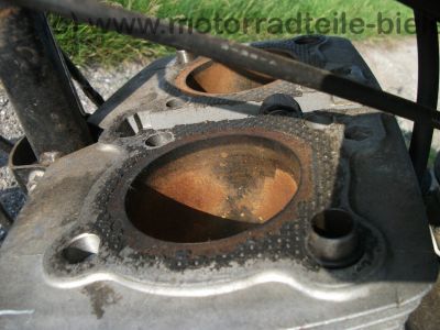 Honda_CB_400_T_blau_orig__Auspuff_HM_413_414_Gepaecktraeger_-_wie_CB_CM_250_400_450_T_N_79.jpg