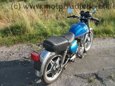 Honda_CB_400_T_blau_orig__Auspuff_HM_413_414_Gepaecktraeger_-_wie_CB_CM_250_400_450_T_N_95.jpg