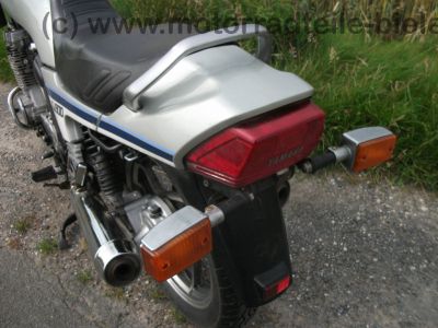Yamaha_XJ_900_weiss-silber_58L_1__Hd__KONI_Spiegler_Stahlflex_wie_XJ_650_750_F_N_31A_4BB_3NG_2HL_4K0_41Y_11M_8.jpg