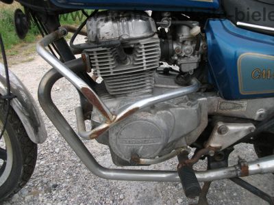 Honda_CM_400_T_blau_CRASH_SCHUH_Gepaecktraeger_Koffersystem_-_wie_CB_CM_125_200_250_400_C_T_Twin_NC01_MC01_MC06_Chopper_Custom_13.jpg