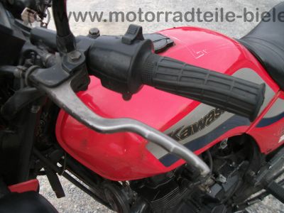 Kawasaki_GPZ_305_BD_rot_Tankbeulen_Belt_Drive_Twin_-_wie_KZ_Z_GPZ_CSR_250_305_400_440_A_B_C_D_LTD_31.jpg