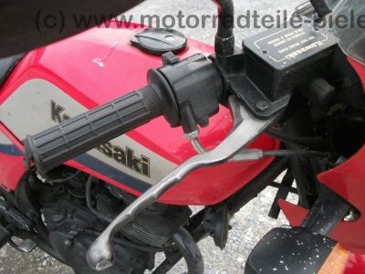 Kawasaki_GPZ_305_BD_rot_Tankbeulen_Belt_Drive_Twin_-_wie_KZ_Z_GPZ_CSR_250_305_400_440_A_B_C_D_LTD_38.jpg
