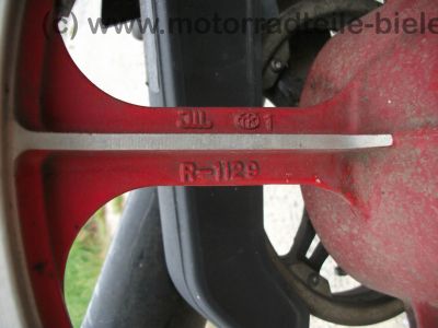 Kawasaki_GPZ_305_BD_rot_Tankbeulen_Belt_Drive_Twin_-_wie_KZ_Z_GPZ_CSR_250_305_400_440_A_B_C_D_LTD_66.jpg