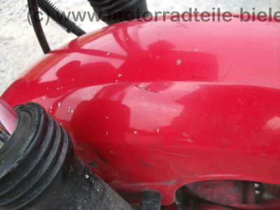 Kawasaki_GPZ_305_BD_rot_Tankbeulen_Belt_Drive_Twin_-_wie_KZ_Z_GPZ_CSR_250_305_400_440_A_B_C_D_LTD_75.jpg