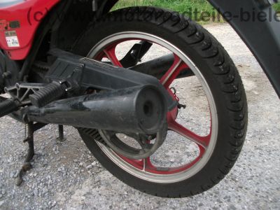 Kawasaki_GPZ_305_BD_rot_Tankbeulen_Belt_Drive_Twin_-_wie_KZ_Z_GPZ_CSR_250_305_400_440_A_B_C_D_LTD_9.jpg