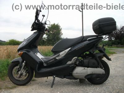 Yamaha_Maxster_XQ_125__SE05_98_kmh_Scheibe_BOS_Auspuff_Topcase_mit_Traeger_-_wie_Majesty_MBK_Thunder_Skyliner_1.jpg