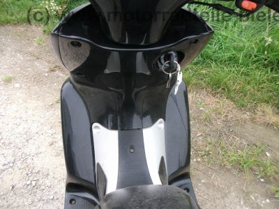 Yamaha_Maxster_XQ_125__SE05_98_kmh_Scheibe_BOS_Auspuff_Topcase_mit_Traeger_-_wie_Majesty_MBK_Thunder_Skyliner_23.jpg