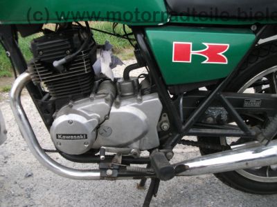 Kawasaki_KZ_250_A_TWIN_gruen_original_Auspuff_-_wie_Z_KZ_GPZ_CSR_250_305_400_440_A_B_C_D_E_LTD_TWIN_23.jpg