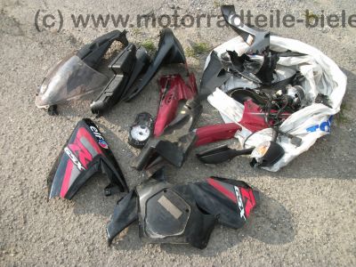 Suzuki_GSXR_GSX-R_750_K6_K7_GR7KA_2006_2007_110_kW_-_wie_GSXR_600_GSXR_1000_23.jpg