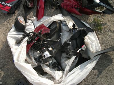 Suzuki_GSXR_GSX-R_750_K6_K7_GR7KA_2006_2007_110_kW_-_wie_GSXR_600_GSXR_1000_25.jpg