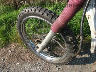 Yamaha_DT_80_LC_2_LC_II_53V_Cross_Motor_2RA_Vergaser_3WC_Raeder_DT_125_4BL_-_wie_RD_DT_50_80_125_LC_1_2_I_II_68.jpg