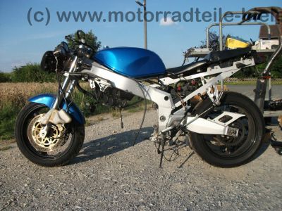 Kawasaki_ZXR_750_H_H1_H2_blau_mit_180_-_55_ZR_17_-_wie_GPZ_GPX_ZX_750_900_R_A_F_G_H_36b.jpg