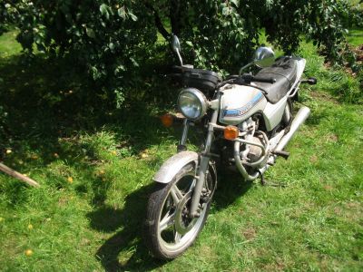 Honda_CB_250_N_silber_blau_TOP_ORIGINAL_Scheunenfund_-_wie_CMX_CM_CB_250_400_450_C_T_N_8.jpg