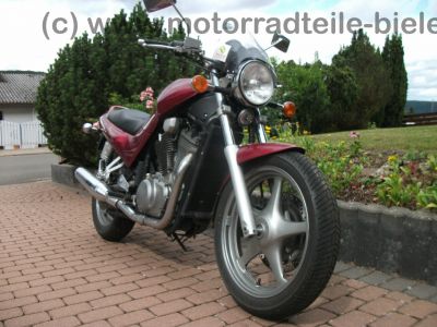 Suzuki_VX_800_weinrot_VS51B_45kW_V2_2__Hd__-_wie_VS_600_700_750_800_Intruder_2.jpg