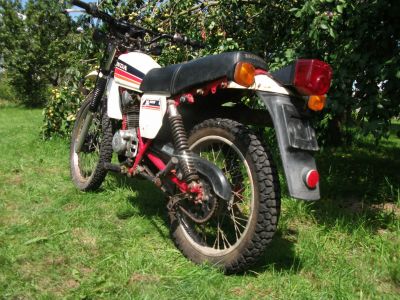 Honda_XL_185_S_rot-weiss_Original_-_wie_XL_CL_TL_SL_L_125_185_200_250_S_2.jpg