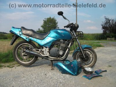 Suzuki_GSX_550_EF_GN71D_tuerkis_orig__Auspuff_-_wie_GSX_400_500_550_600_F_E_ES_EF_11.jpg
