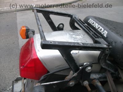 Honda_XL_600_V_Transalp_PD06_rot_Gepaecktraeger_MRA_Scheibe_Sturzbuegel_Hauptstaender_Metzeler_Tourance_32.jpg