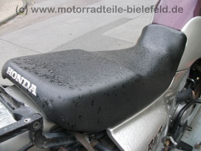 Honda_XL_600_V_Transalp_PD06_rot_Gepaecktraeger_MRA_Scheibe_Sturzbuegel_Hauptstaender_Metzeler_Tourance_34.jpg