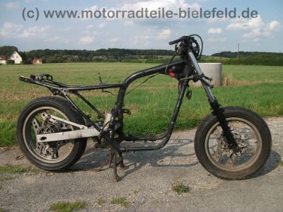 Honda_CBX_750_F_RC17_rolling_Chassis_39mm_Gabel_Rahmen_Vorderrad_Hinterrad_Schwinge_Lenker_Federbein_1.jpg
