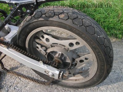 Honda_CBX_750_F_RC17_rolling_Chassis_39mm_Gabel_Rahmen_Vorderrad_Hinterrad_Schwinge_Lenker_Federbein_11.jpg