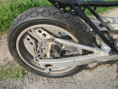 Honda_CBX_750_F_RC17_rolling_Chassis_39mm_Gabel_Rahmen_Vorderrad_Hinterrad_Schwinge_Lenker_Federbein_8.jpg
