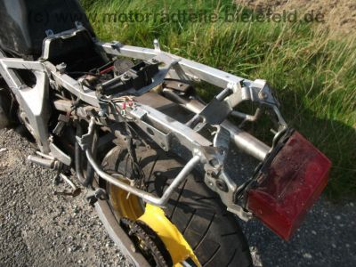 Yamaha_FZR_600_3HE_Crash_-_Motor_Vergaser_Benzinpumpe_CDI_etc__OK__8.jpg