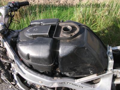 Yamaha_FZR_600_3HE_Crash_-_Motor_Vergaser_Benzinpumpe_CDI_etc__OK__9.jpg