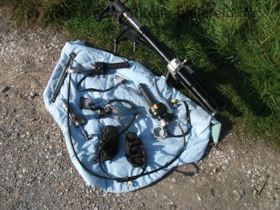 Suzuki_GSX-R_GSXR_750_600_K6_K7_zerlegt_-_Motor_Hinterrad_Schwinge_Verkleidung_etc__111.jpg