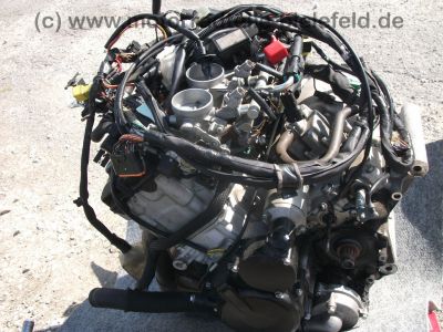 Suzuki_GSX-R_GSXR_750_600_K6_K7_zerlegt_-_Motor_Hinterrad_Schwinge_Verkleidung_etc__12.jpg