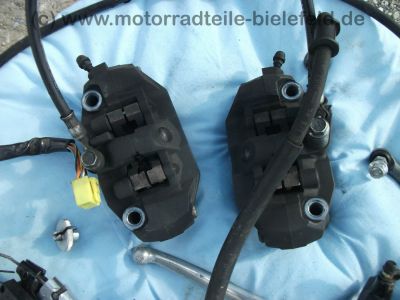 Suzuki_GSX-R_GSXR_750_600_K6_K7_zerlegt_-_Motor_Hinterrad_Schwinge_Verkleidung_etc__125.jpg