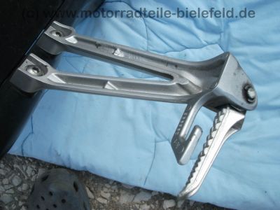 Suzuki_GSX-R_GSXR_750_600_K6_K7_zerlegt_-_Motor_Hinterrad_Schwinge_Verkleidung_etc__44.jpg