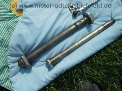 Suzuki_GSX-R_GSXR_750_600_K6_K7_zerlegt_-_Motor_Hinterrad_Schwinge_Verkleidung_etc__70.jpg