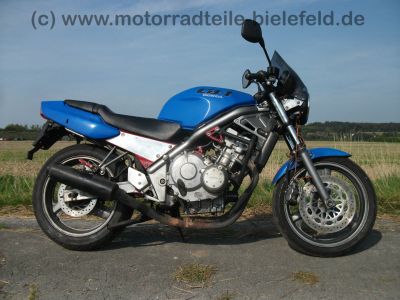 Honda_CB-1_NC27_blau_CB_400_F_CB_1_-_wie_CBR_400_RR_NC23_NC29_CB_400_SF_CBR_600_F_PC19_PC23_57.jpg