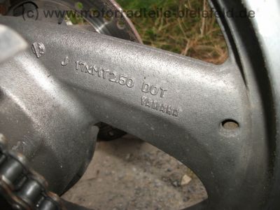 Yamaha_TDR_125_R_4GW_SuperMoto_Stunt_-_wie_3SH_3XE_3XD_4GW_4GX_5AN_RD_DT_125_R_56.jpg