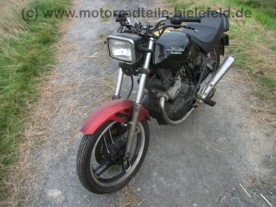 Yamaha_XS_400_DOHC_Typ_12E_Twin_Stunt_Tank_ok_-_Basis_fr_Bobber_wie_XS_250_360_400_OHC_11.jpg