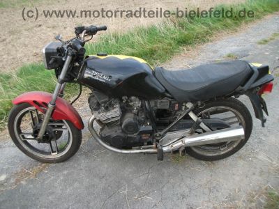 Yamaha_XS_400_DOHC_Typ_12E_Twin_Stunt_Tank_ok_-_Basis_fr_Bobber_wie_XS_250_360_400_OHC_12.jpg