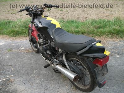 Yamaha_XS_400_DOHC_Typ_12E_Twin_Stunt_Tank_ok_-_Basis_fr_Bobber_wie_XS_250_360_400_OHC_13.jpg