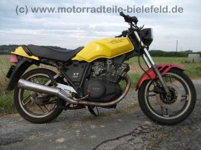 Yamaha_XS_400_DOHC_Typ_12E_Twin_Stunt_Tank_ok_-_Basis_fr_Bobber_wie_XS_250_360_400_OHC_46.jpg