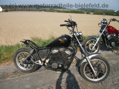 Honda_VT_500_C_Custom_Shadow_PC08_schwarz_Fehlteile_Chopper_vorverlegte_Fischer_Fussrasten-Anlage_FS07_eingetragen_66.jpg