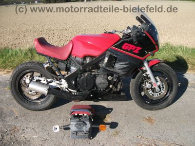 Kawasaki_GPZ_600_R_rot_ZX600A_Streetfighter_Wrack_-_wie_GPZ_GPX_ZX_500_600_750_900_R_A_B_C_45.jpg