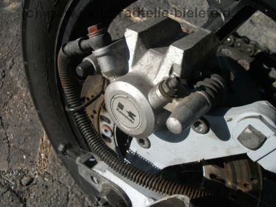 Kawasaki_GPZ_600_R_rot_ZX600A_Streetfighter_Wrack_-_wie_GPZ_GPX_ZX_500_600_750_900_R_A_B_C_50.jpg