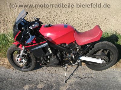 Kawasaki_GPZ_600_R_rot_ZX600A_Streetfighter_Wrack_-_wie_GPZ_GPX_ZX_500_600_750_900_R_A_B_C_63.jpg