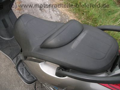 Kymco_Grandink_Grand_Dink_50_Mofa_Roller_GIVI_Topcase_-_wie_Grand_Dink_Grandink_125_250_14.jpg