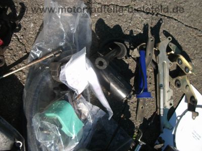 Honda_CX_500_blau_original_Ur-Guelle_Extras_Gepaecktraeger_-_wie_CX_500_650_C_E_PC01_PC06_20.jpg
