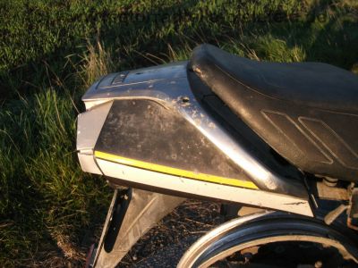 Yamaha_XJ_600_51J_Sturz_Extras_2__Lacksatz_rot_-_wie_3KM_3KN_4V8_XJ_400_550_750_900_14.jpg