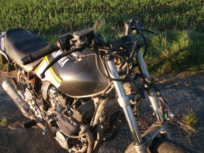 Yamaha_XJ_600_51J_Sturz_Extras_2__Lacksatz_rot_-_wie_3KM_3KN_4V8_XJ_400_550_750_900_9.jpg