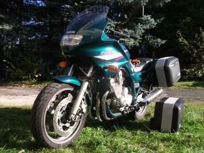 Yamaha_XJ_900_S_Diversion_4KM_gruen_1__Hd__orig__3_441_KM_orig__Gepaecksystem_Koffer-System_Koffer-Traeger_3.jpg