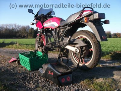 Kawasaki_GPZ_750_UT_rot_KZ_750_A1_A2_ZX_750_A_-_wie_Z_KZ_GPz_LTD_400_550_750_1100_UT_E_A_B_39.jpg