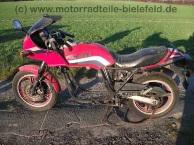 Kawasaki_GPZ_750_UT_rot_KZ_750_A1_A2_ZX_750_A_-_wie_Z_KZ_GPz_LTD_400_550_750_1100_UT_E_A_B_85.jpg